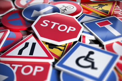 Ali poznate novejše prometne znake?