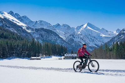 Raziskujte Bohinj z e-kolesom