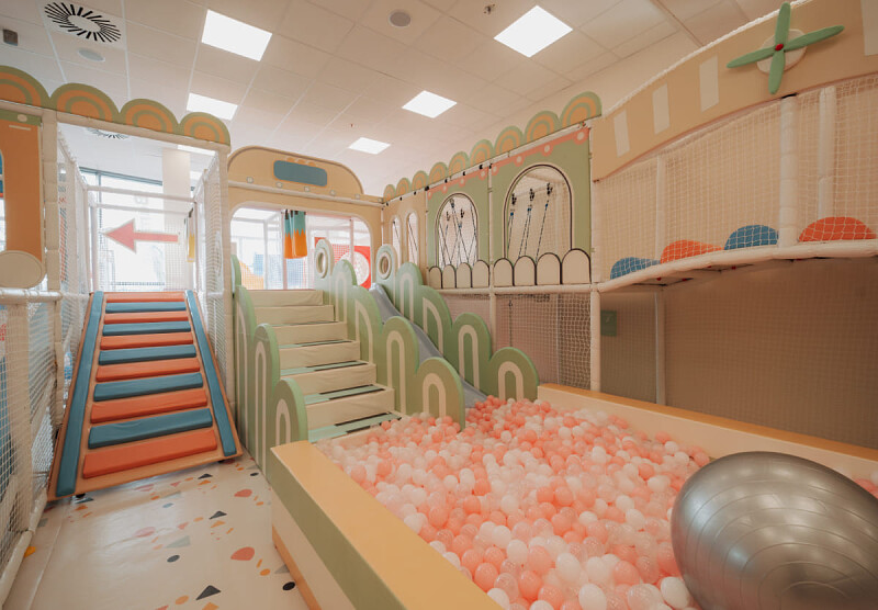 Razigrana pustolovščina za male junake